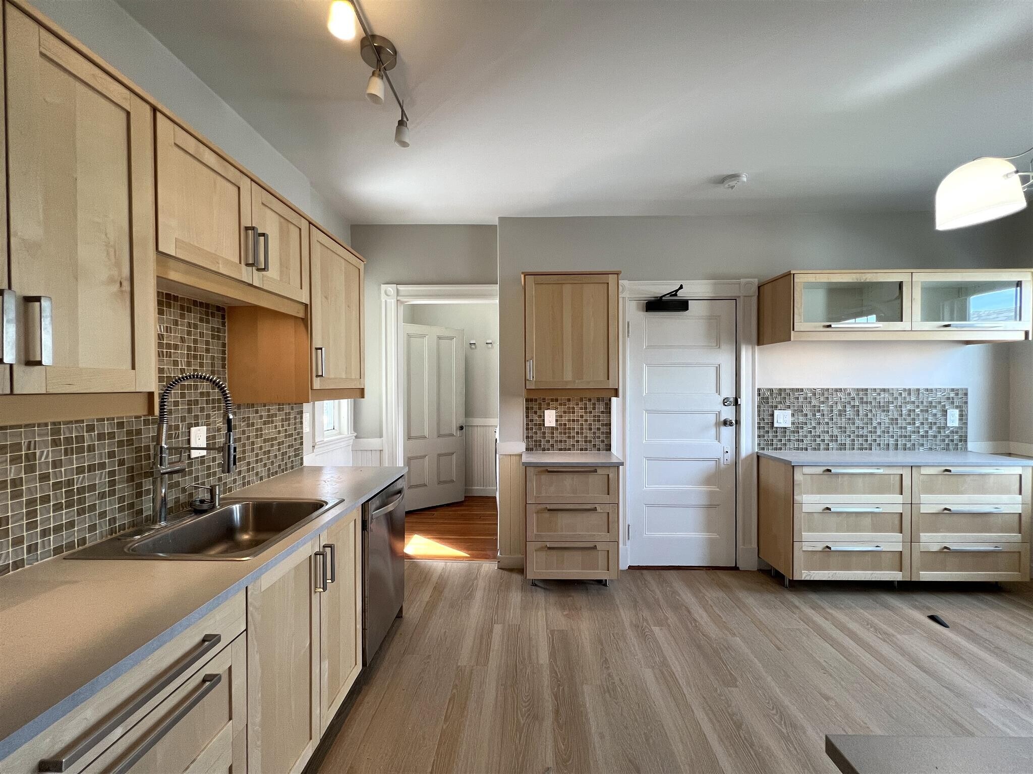 Building Photo - 107 Oxford St