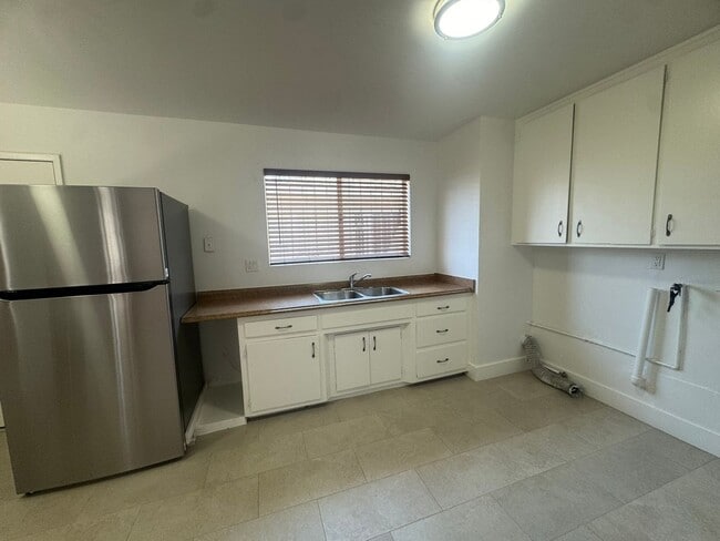 Building Photo - 4018 W 142nd St