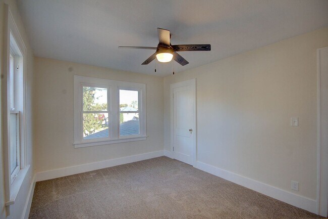 Building Photo - Completely remodeled 3 bed home