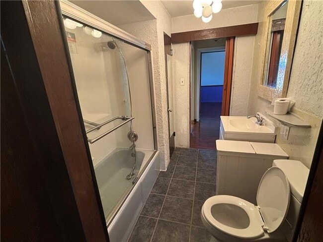 Building Photo - 96 Moger Dr