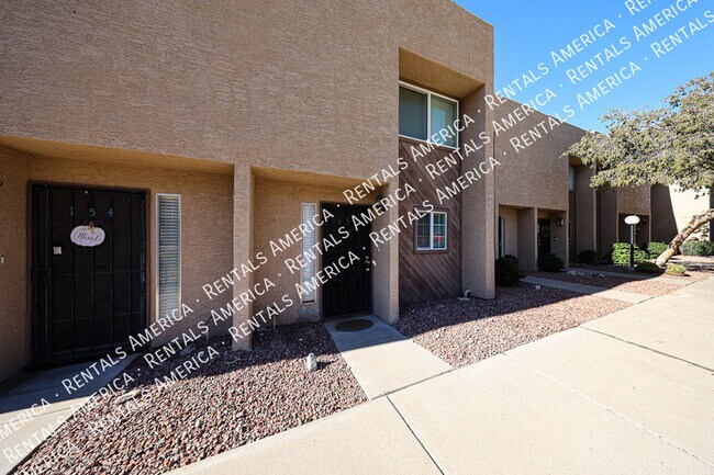 Building Photo - 1601 W Sunnyside Dr