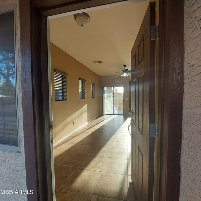 Building Photo - 10225 W Camelback Rd