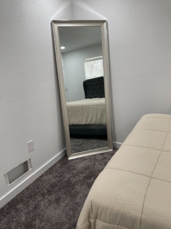 Building Photo - 804 Sheridan St