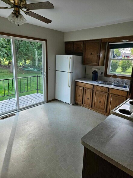 Kitchen - 615 Harrison St
