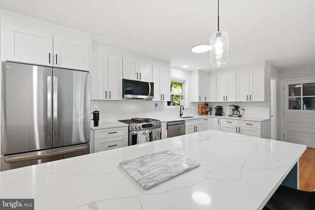 Building Photo - 6605 Grey Fox Dr