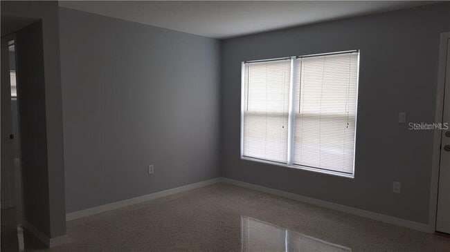 Building Photo - 5211 Hemlock Dr