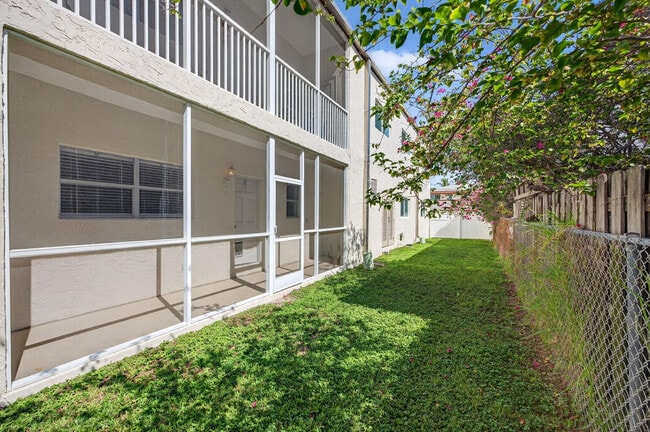 Building Photo - 1450 N Riverside Dr