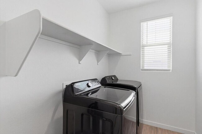 Building Photo - 5935 S Coyote Canyon