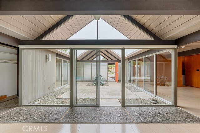 Building Photo - 5112 E Valencia Dr