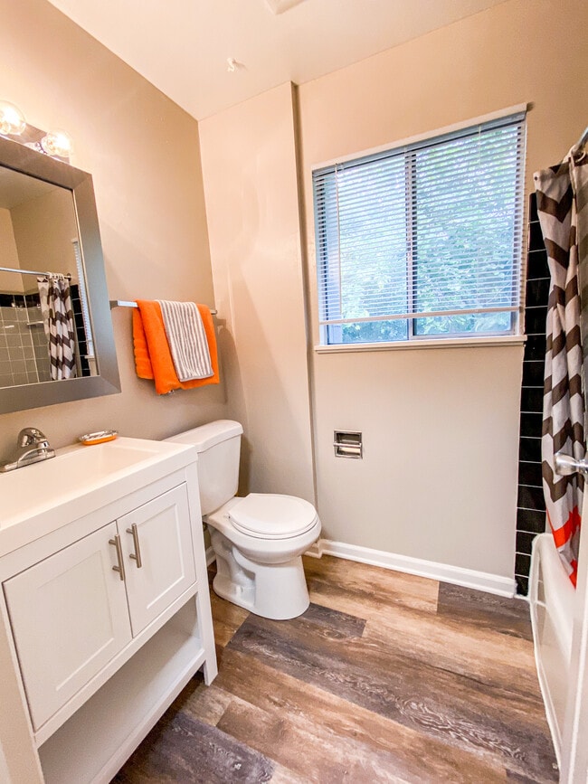 Building Photo - 1107 Catalpa Cir