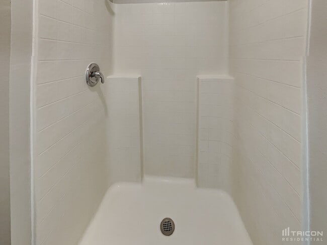Building Photo - 3805 Stonefield Dr