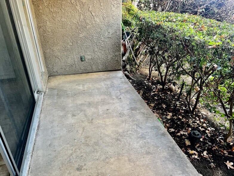 Building Photo - 10225 Caminito Cuervo