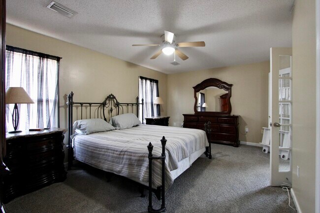 Building Photo - 2173 Hagood Loop