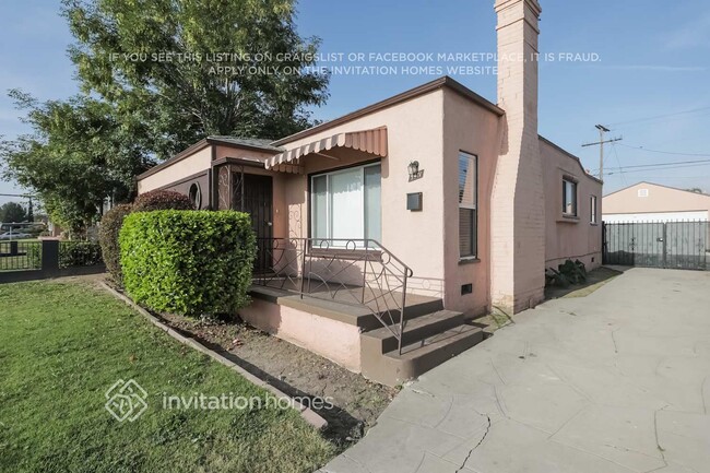 Building Photo - 9471 La Salle Ave