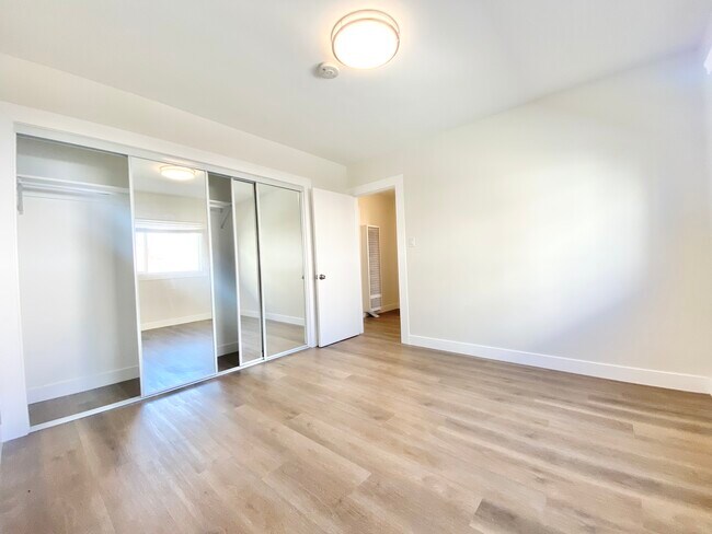 Building Photo - 515 S St Andrews Pl Los Angeles, CA 90020