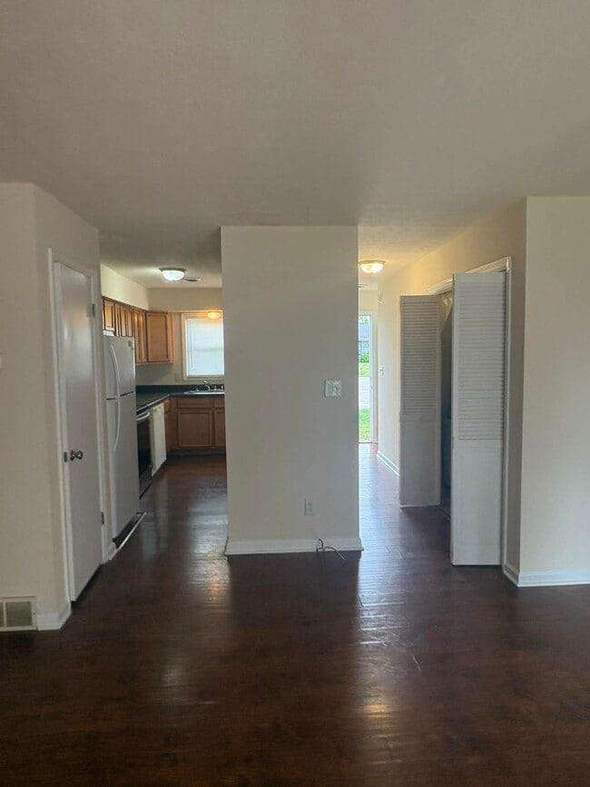 Building Photo - 1708 Highland Way