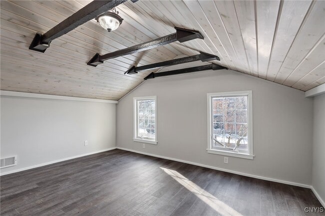 Building Photo - 201 Highbridge St