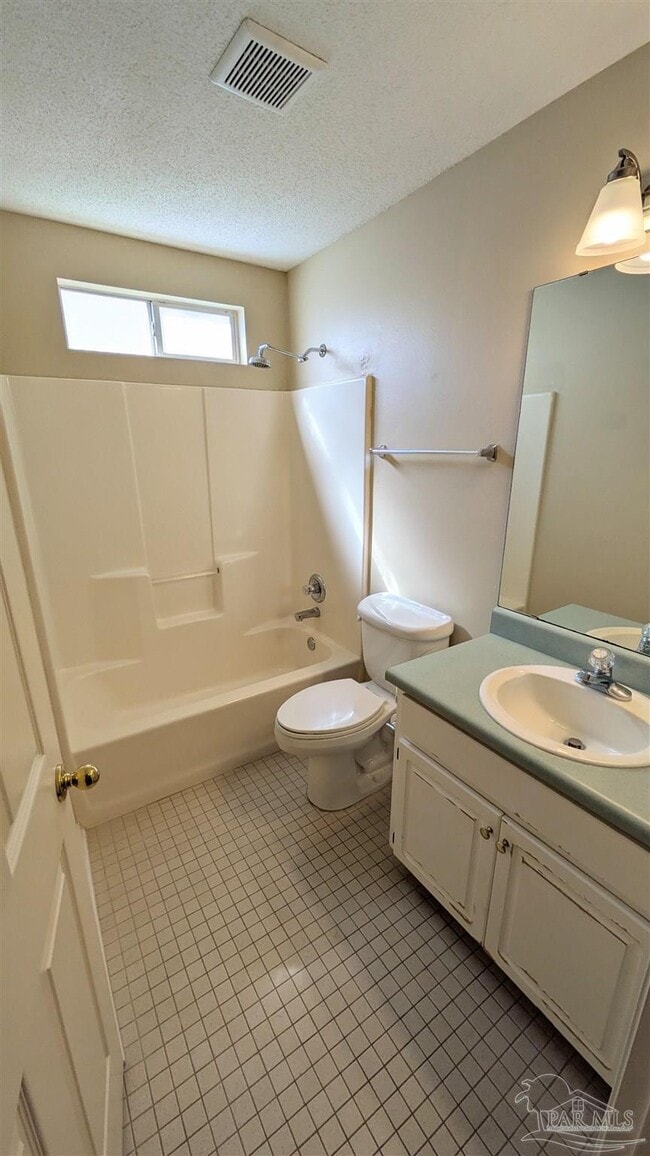 Building Photo - 213 Mirabelle Cir