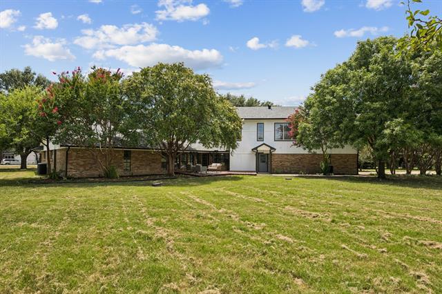 Building Photo - 10 Chisholm Trail