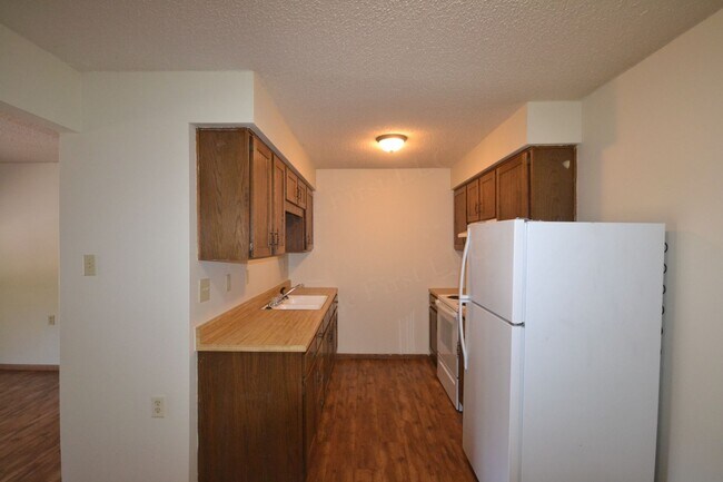 Building Photo - Warsaw Apartments