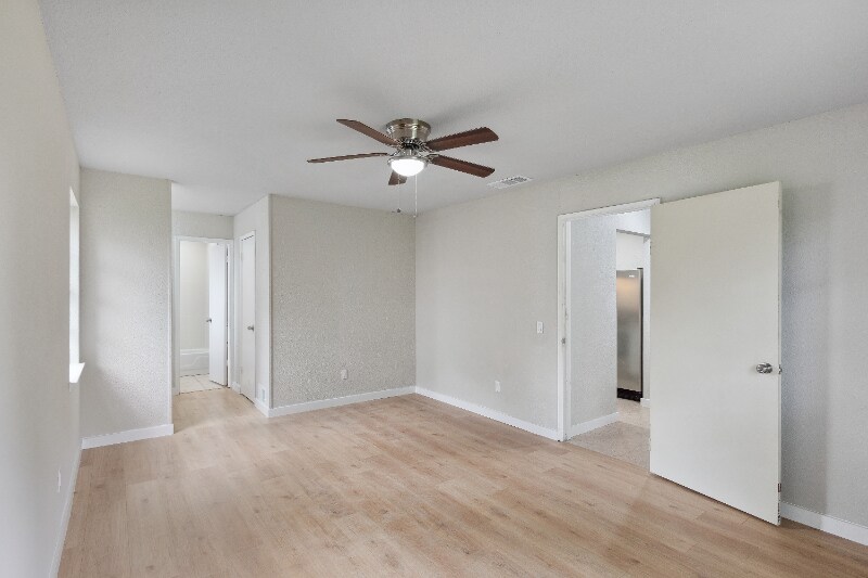 Building Photo - 2104 Richland Dr