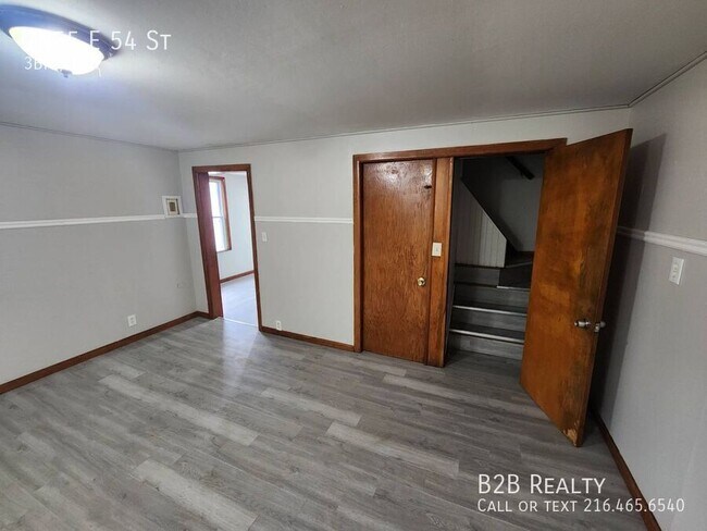 Building Photo - 3855 E 54th St