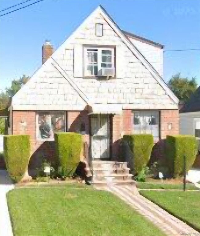 Building Photo - 120-33 200th St