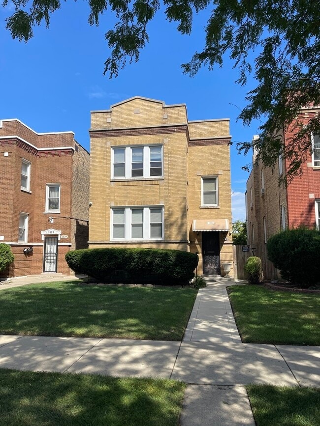 Primary Photo - 1635 N Central Ave