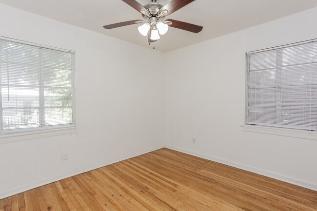 Building Photo - 1828 W Main St