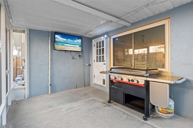 Building Photo - 284 44th Ave