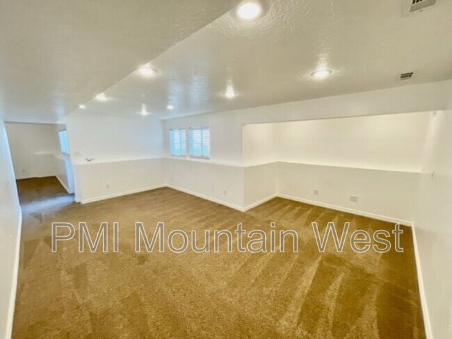 Building Photo - 2815 W 1375 N