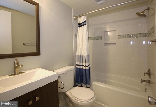 Building Photo - 3801 Ski Lodge Dr