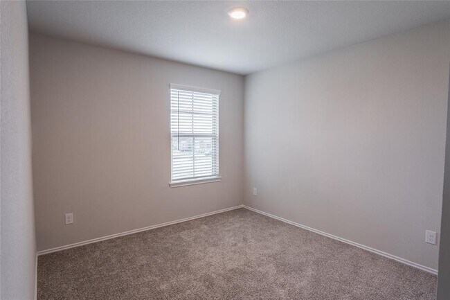 Building Photo - 21003 Seneca Willow Wy