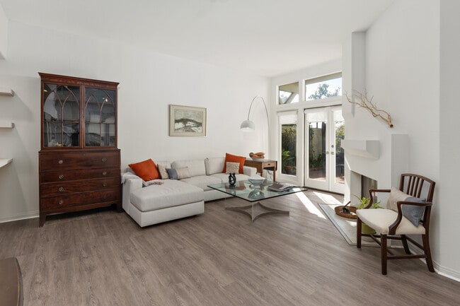 Building Photo - 5743 Caminito Empresa