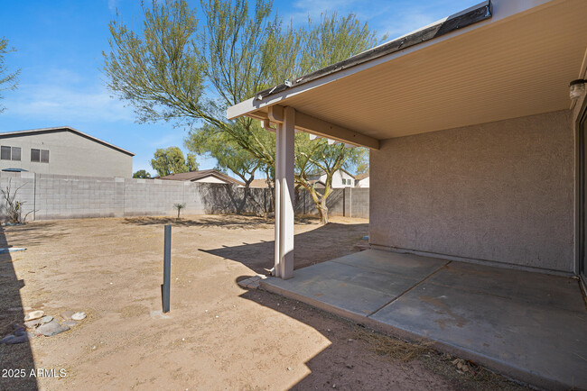 Building Photo - 1750 E Desert Rose Trail