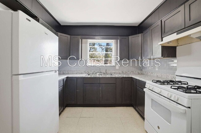Building Photo - 16205 Seville Ct