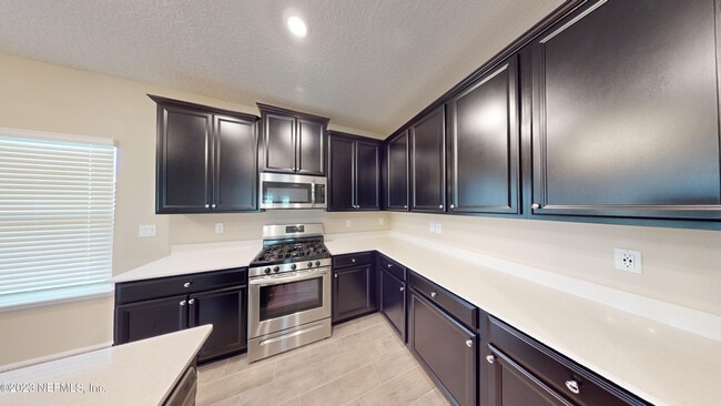 Building Photo - 3965 Cloverdale Ct