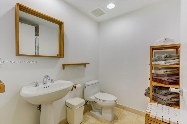 Building Photo - 1830 S Ocean Dr