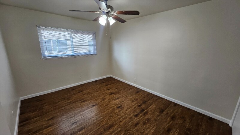Building Photo - 3021 Carmona Ave