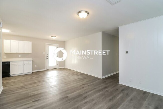 Building Photo - 3 Bedroom Pet-Friendly Home in Fort Worth, TX with Main Street Renewal