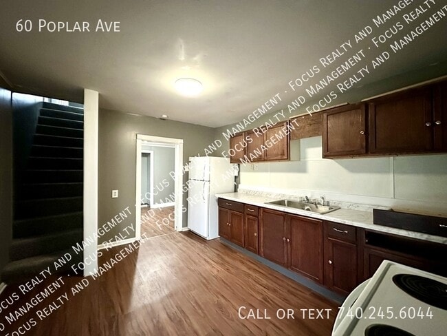 Building Photo - 60 Poplar Ave