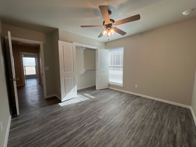 Building Photo - New Beginnings Start At AMRR: Gorgeous 3 Bedroom Available in June!