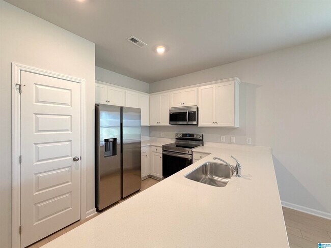 Building Photo - 22869 Dashwood Ln