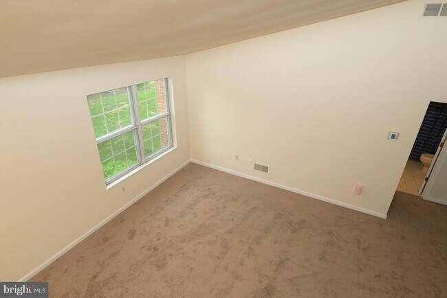 Building Photo - 208 Kelly Ct