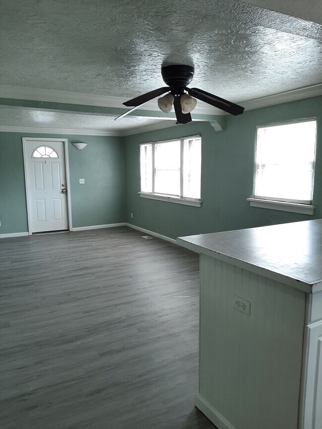 Building Photo - 1017 16th St