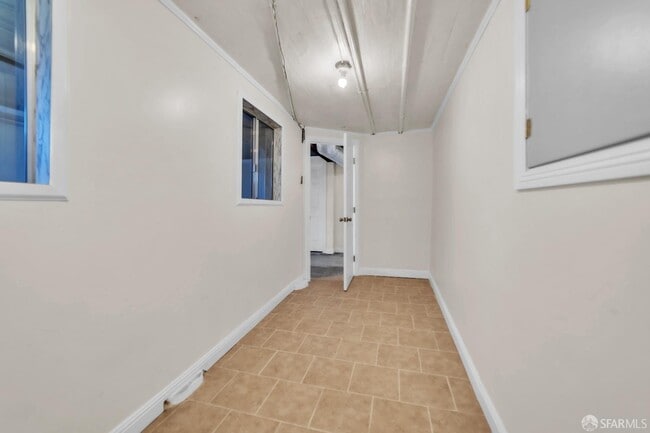 Building Photo - 80 Corona St