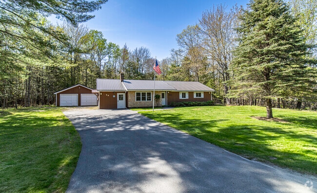 Building Photo - 29 Fields Pond Rd