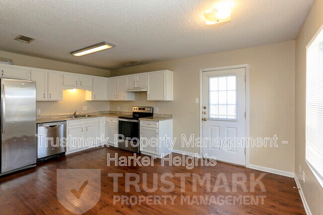 Building Photo - 3103 Courtney Ln