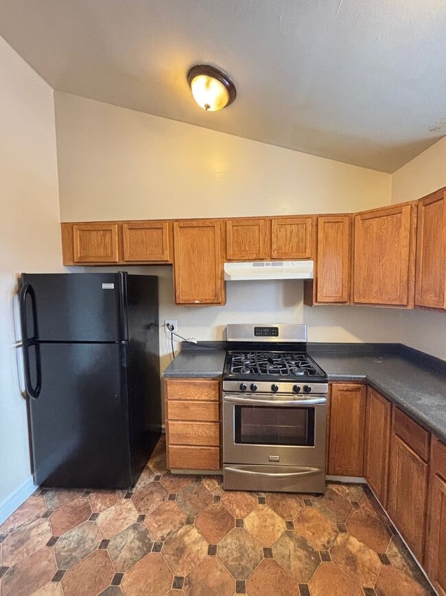 Building Photo - 1519 Fairway Dr