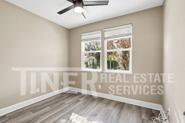 Building Photo - 5444 Noyack Way